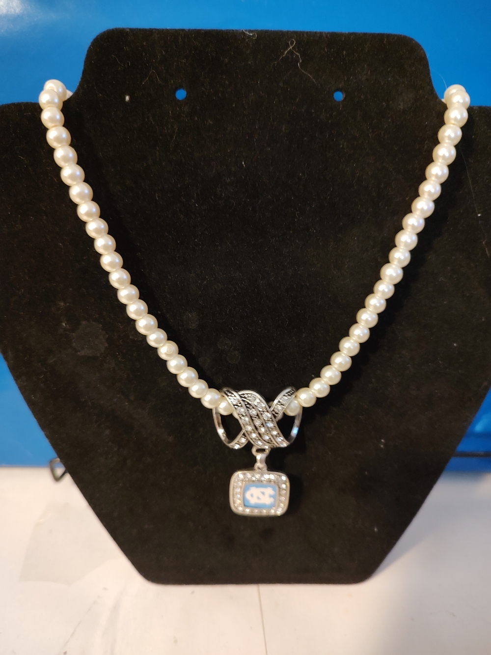 North Carolina Tar Heel Pearl Necklace W/ Silver Rhinestone Pendant